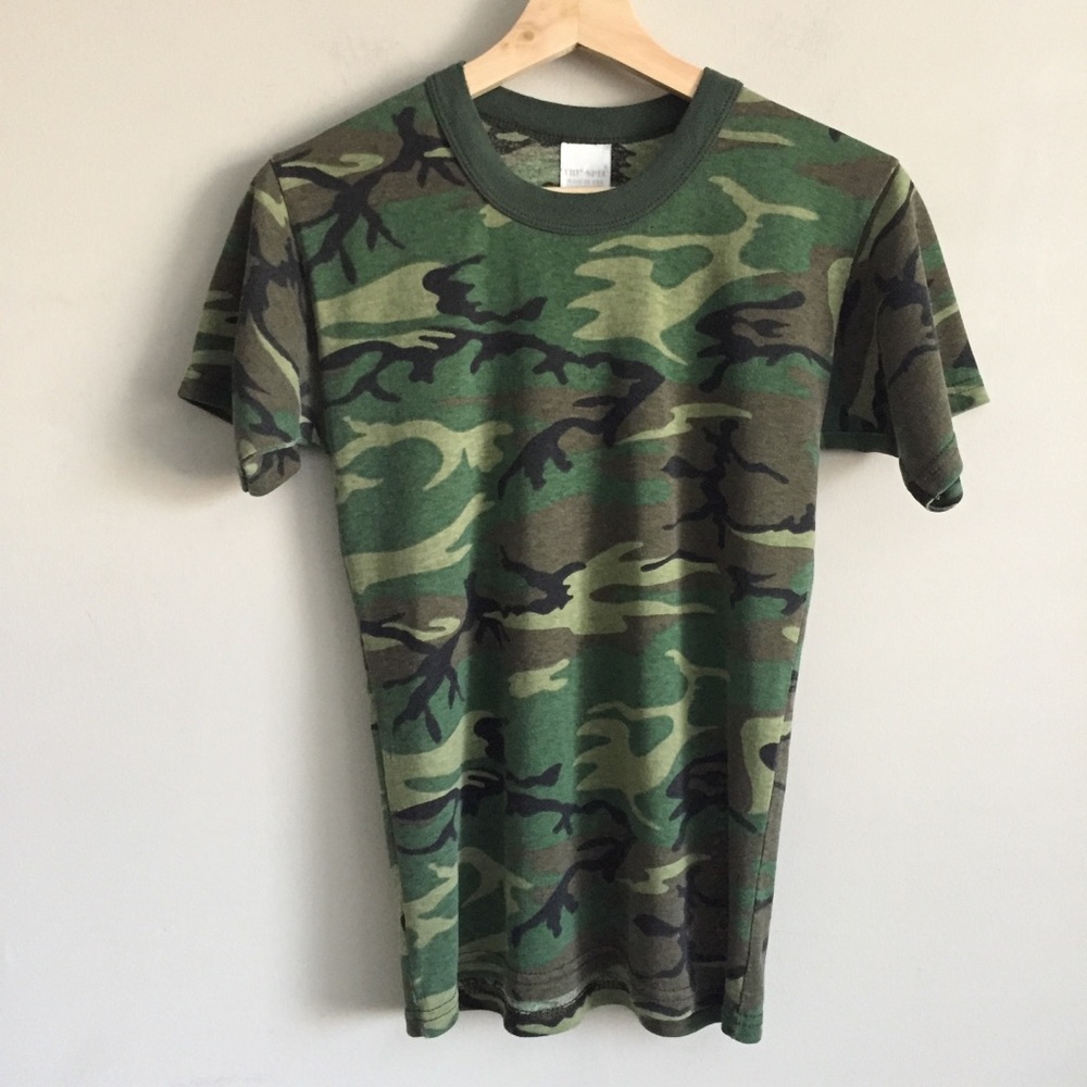 SOLD! Urban Outfitters Vintage Camo T-Shirt Tee - Picture 2 of 8